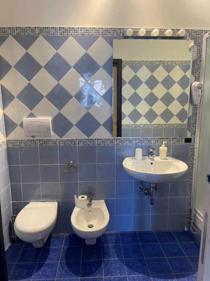 B&B Dell'Infopoint-La Via Silente 카스텔누보실레토 외부 사진