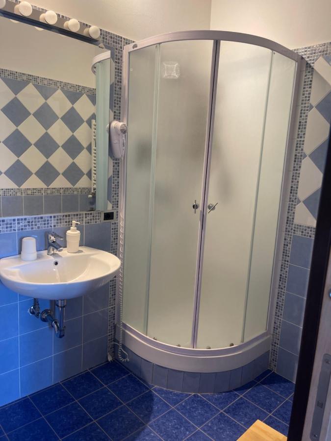 B&B Dell'Infopoint-La Via Silente 카스텔누보실레토 외부 사진