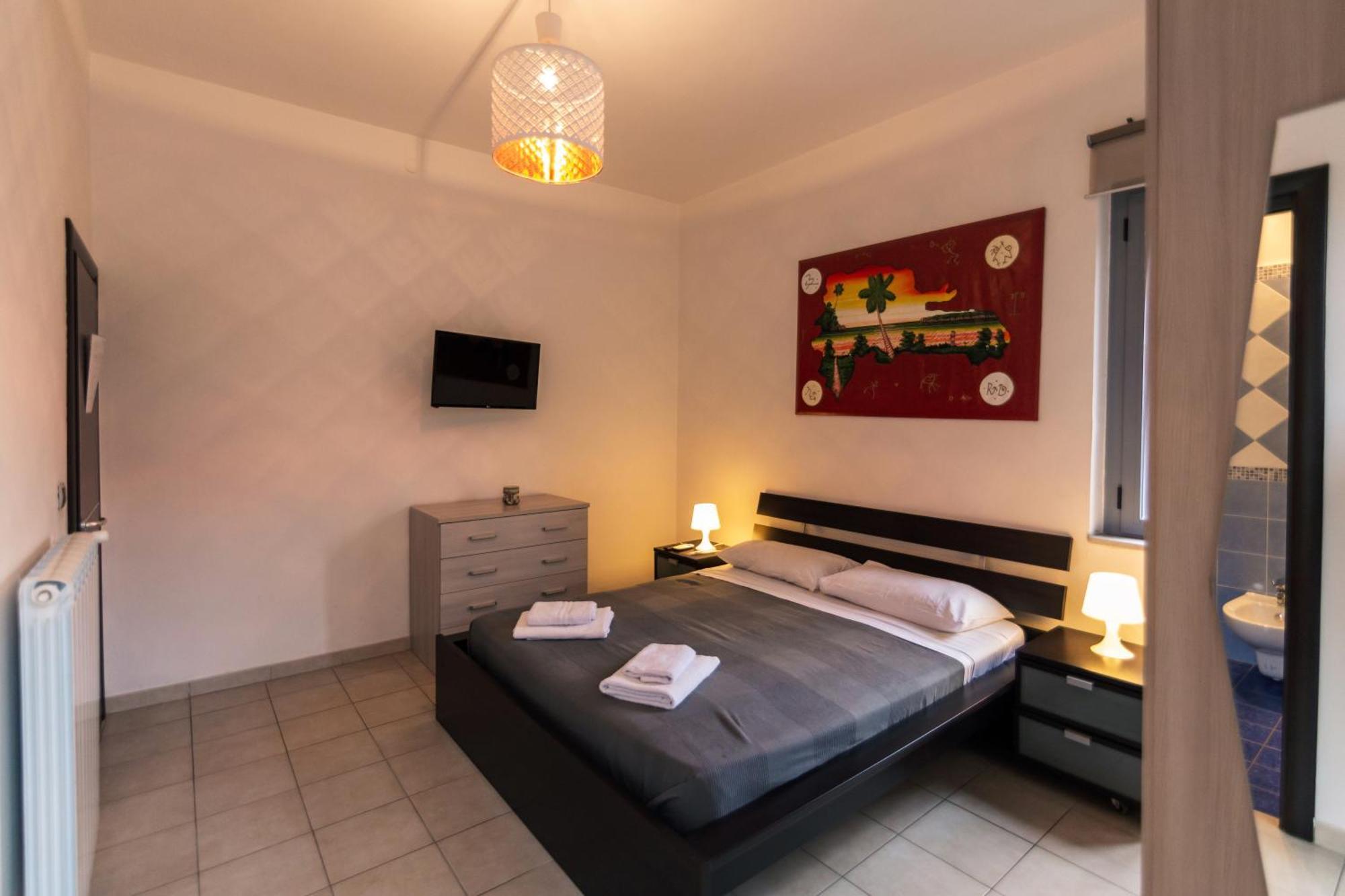 B&B Dell'Infopoint-La Via Silente 카스텔누보실레토 외부 사진